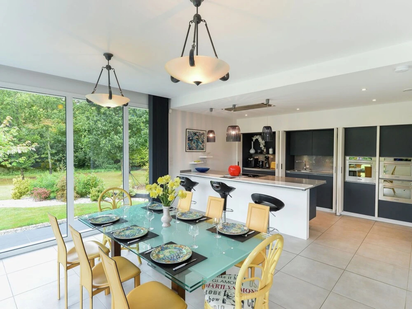 Welcoming Villa in Fouesnant With Swimming Pool