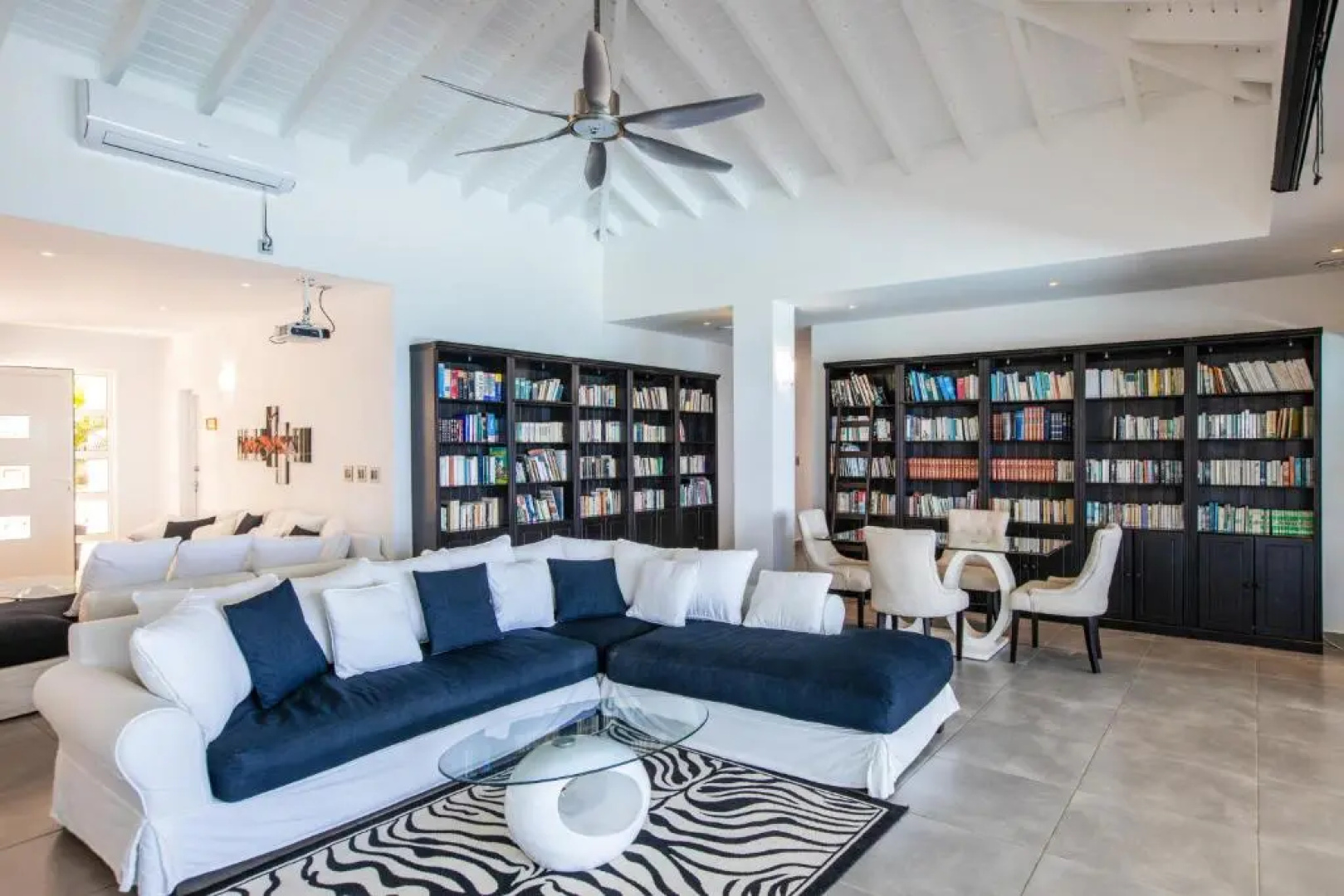 5 Bedrooms Villa Bel Amour, luxury and awesome sea view - SXM