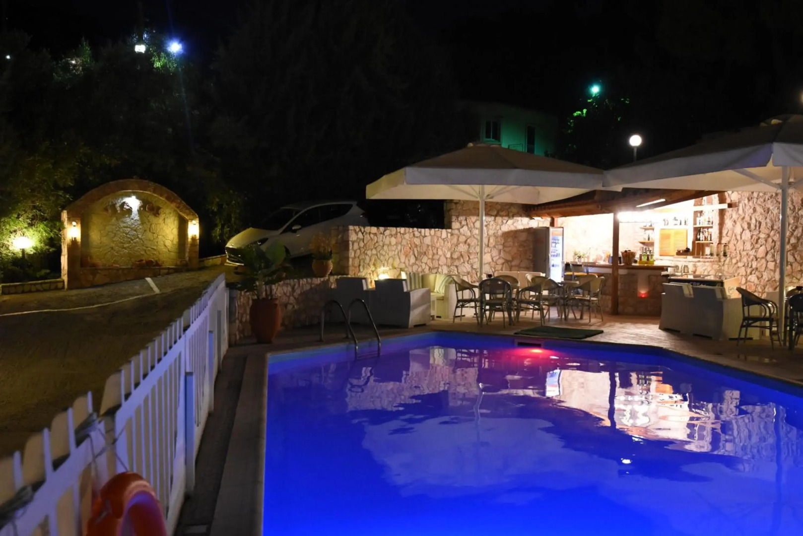 Viaros Hotel Apartments