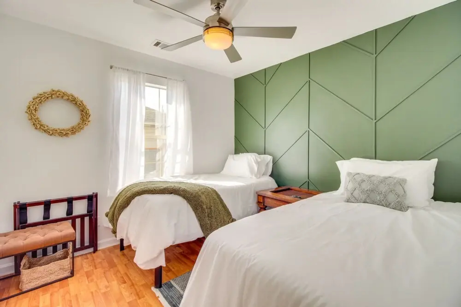 Cheerful Savannah Vacation Rental With Fire Pit!