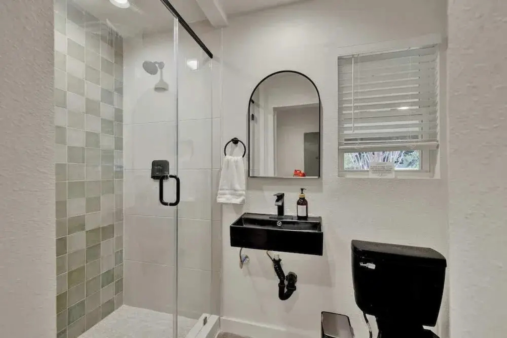 Whitewater River House - Game Room, Firepit, Walking Distance to Whitewater Amphitheater!