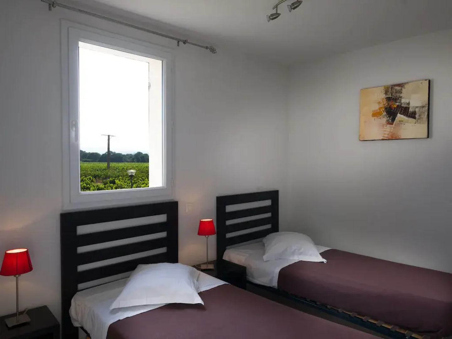 Semi-detached Home in Mediterranean Style, With Nice AC