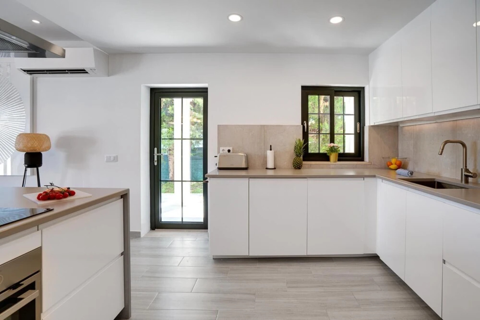 Luxurious 4 bed Villa in Loul