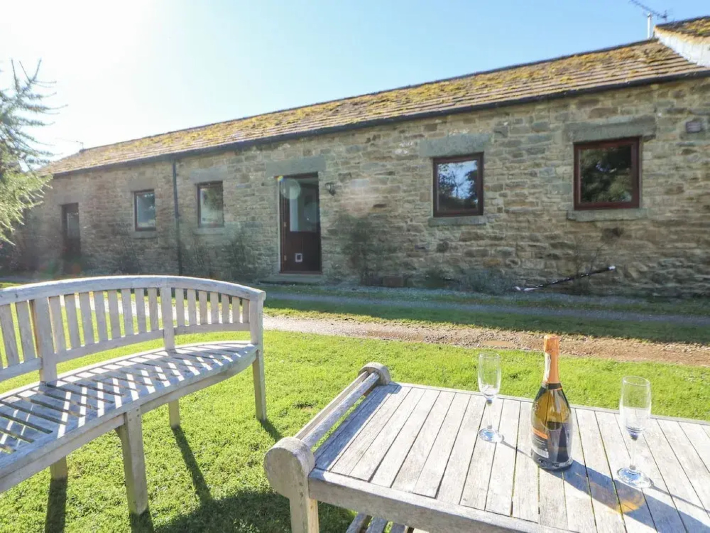 The Arches Larklands