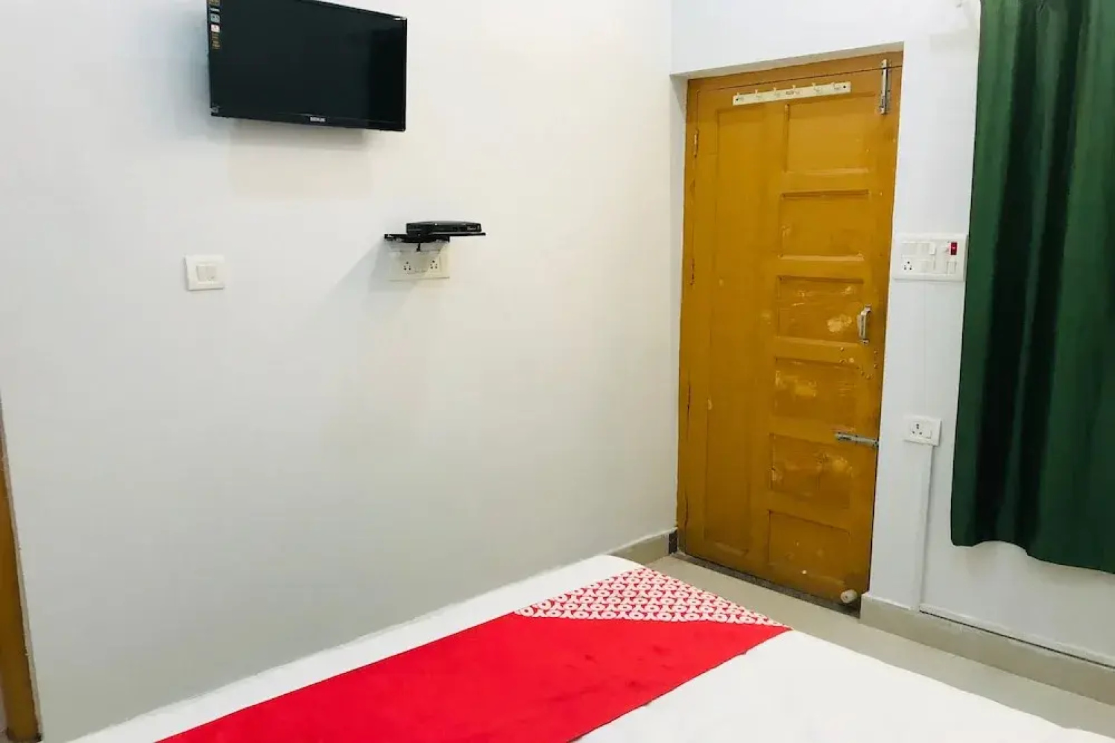 OYO 23054 Vishal Residency Barkot