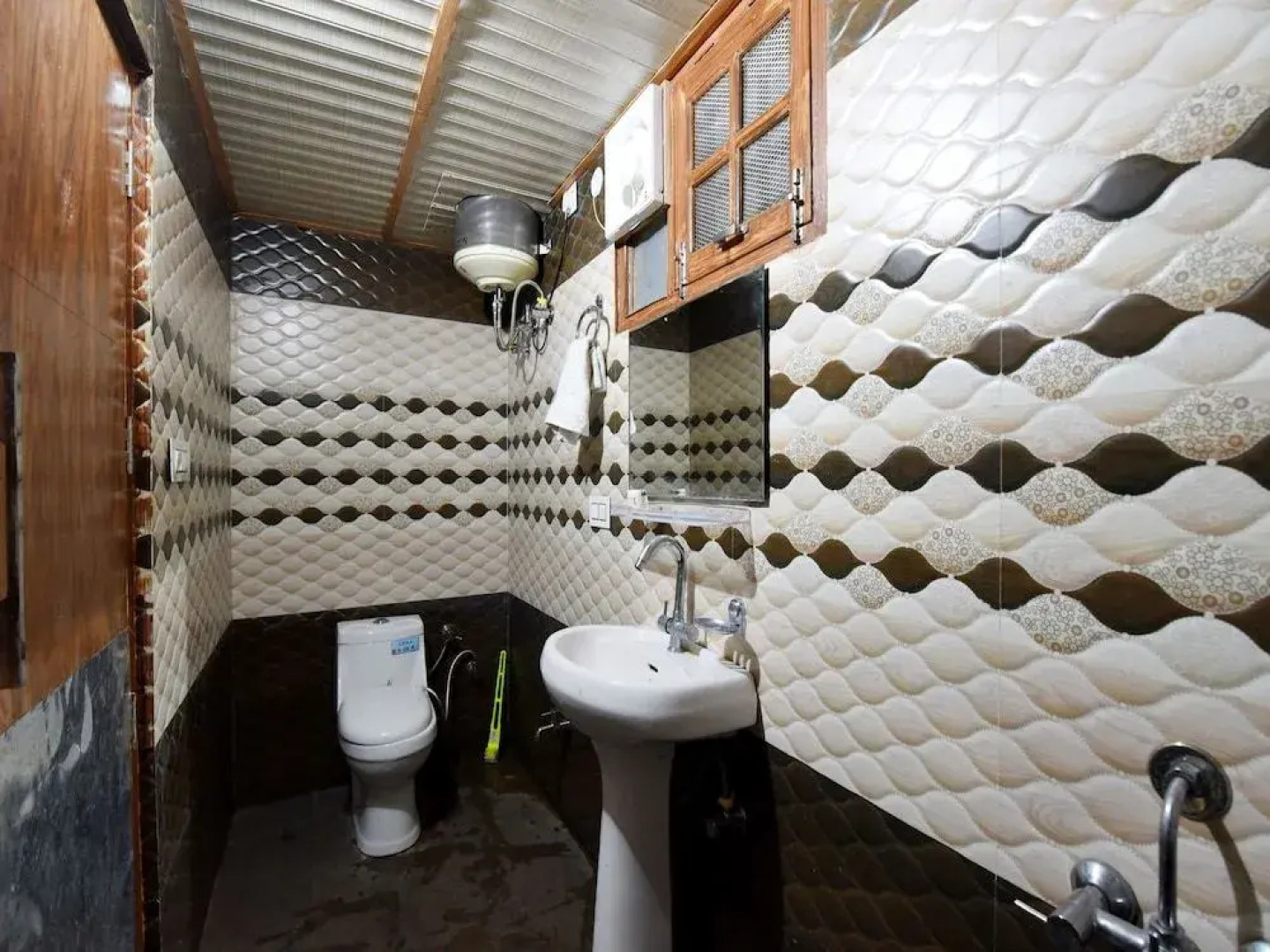 OYO 14591 Kasauli View lodge