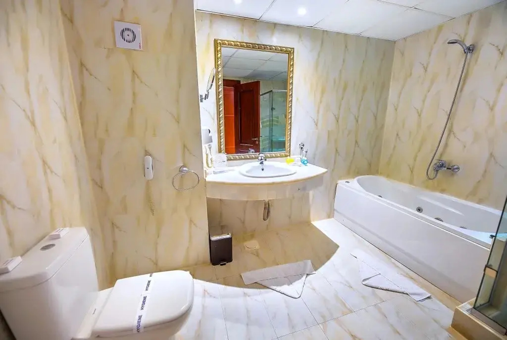 Titanic Palace - Families and Couples only