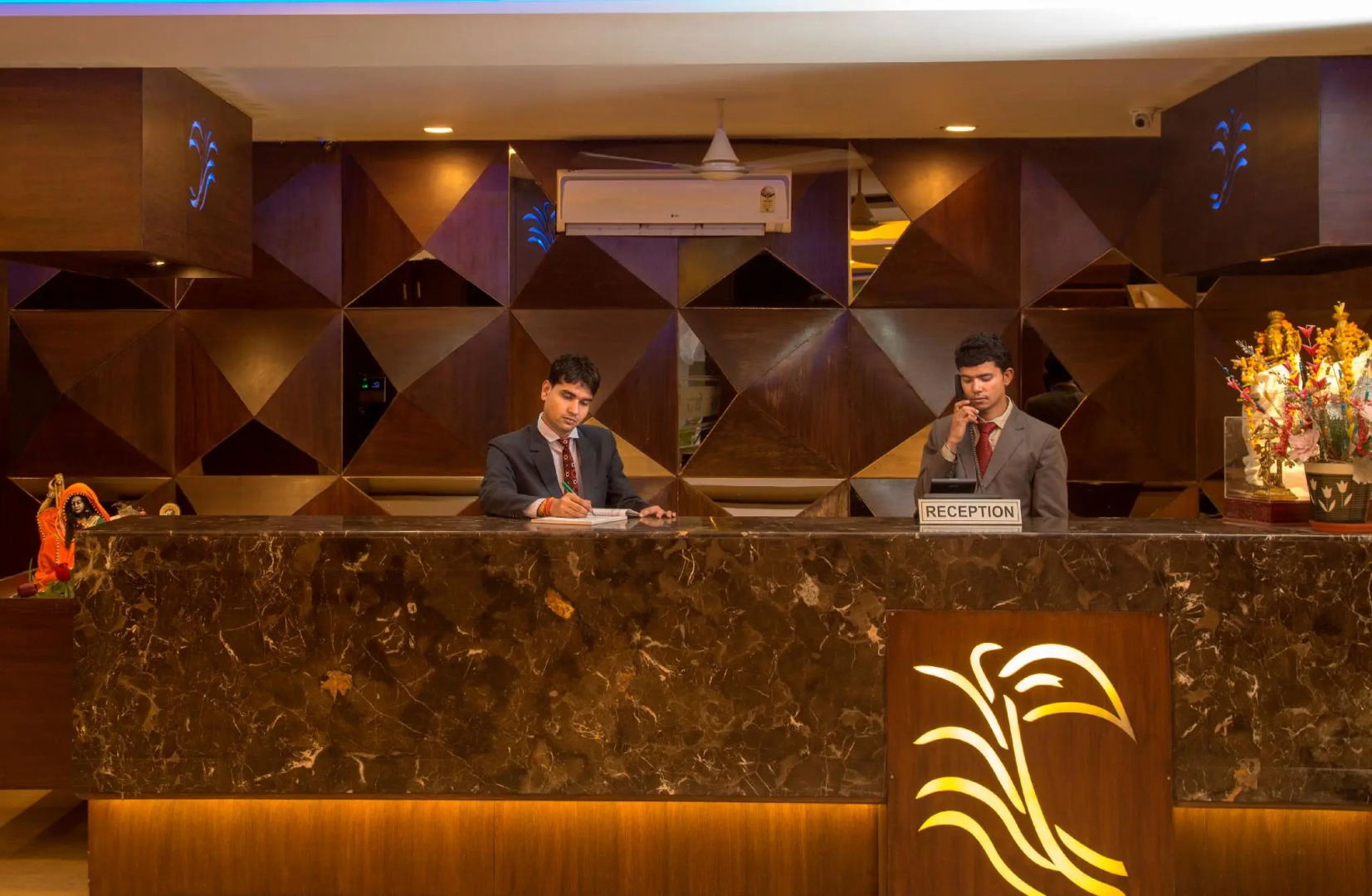 Shanti Seva Dham - The Religious Stay At Priyakant Ju Temple Vrindavan