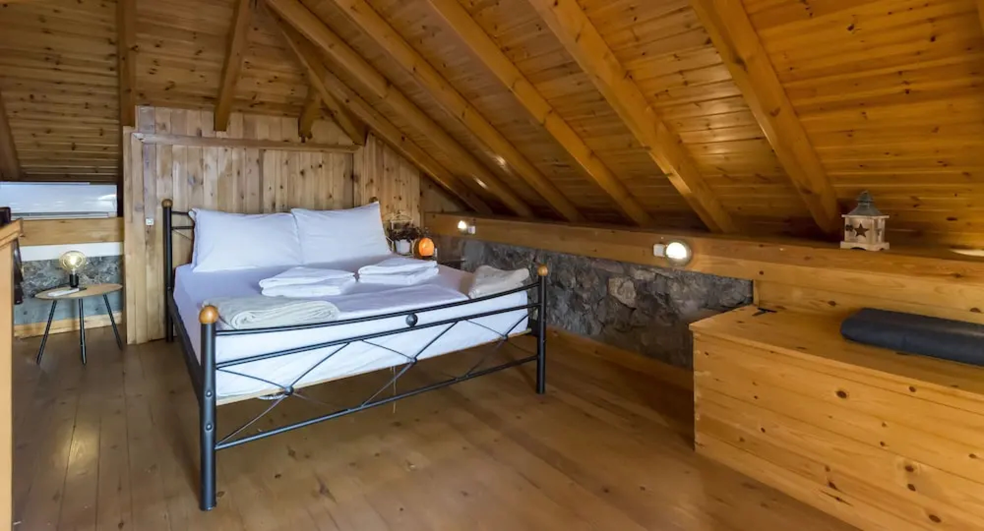 Home Love Stone House by the Pool Near the sea