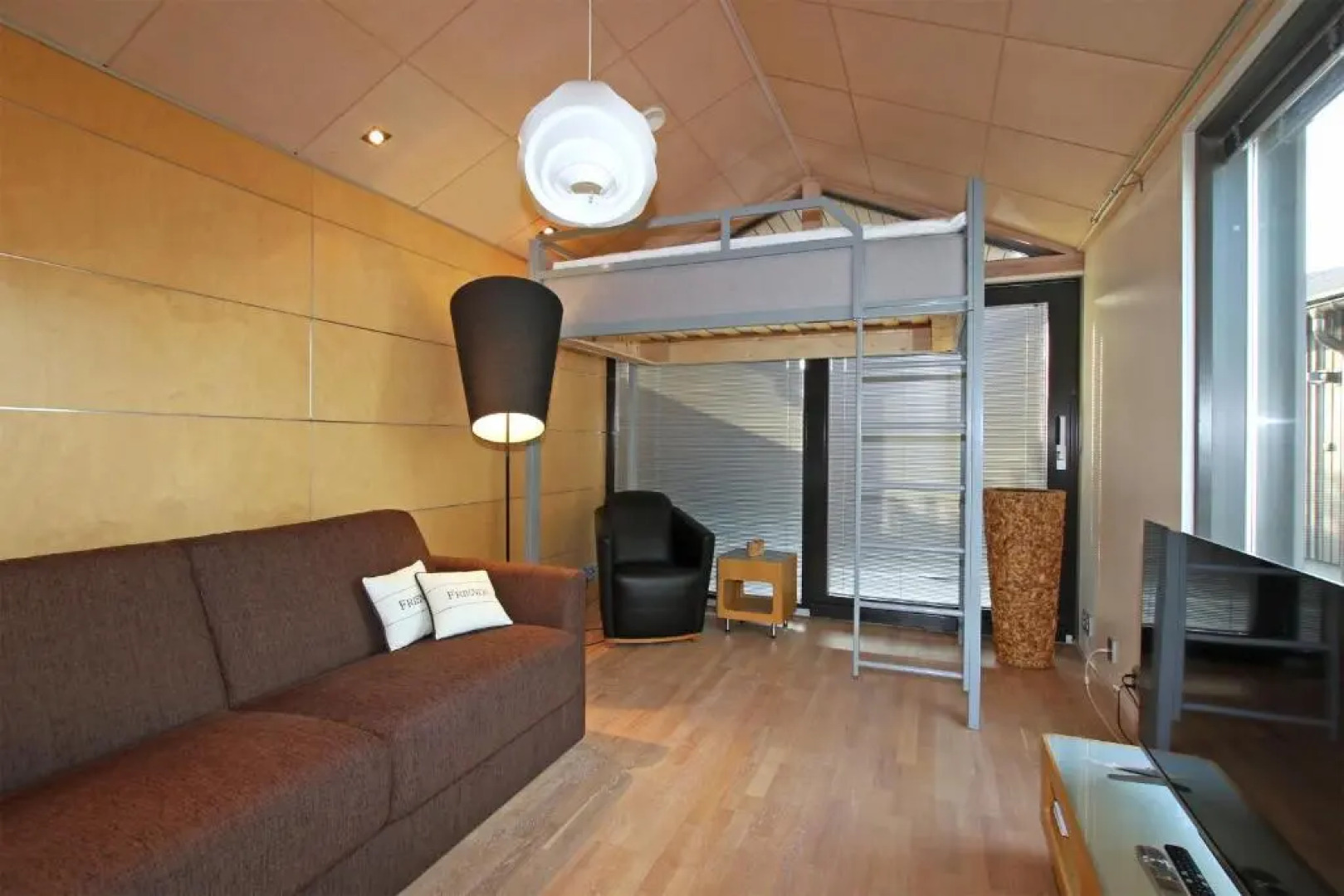 Reelinki Seafront Villa Amando