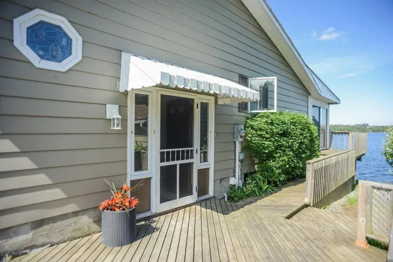 Shorehill Cottages on the Water