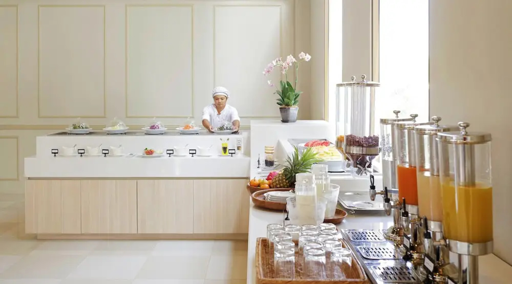 Balcony Courtyard Hotel & Serviced Apartment