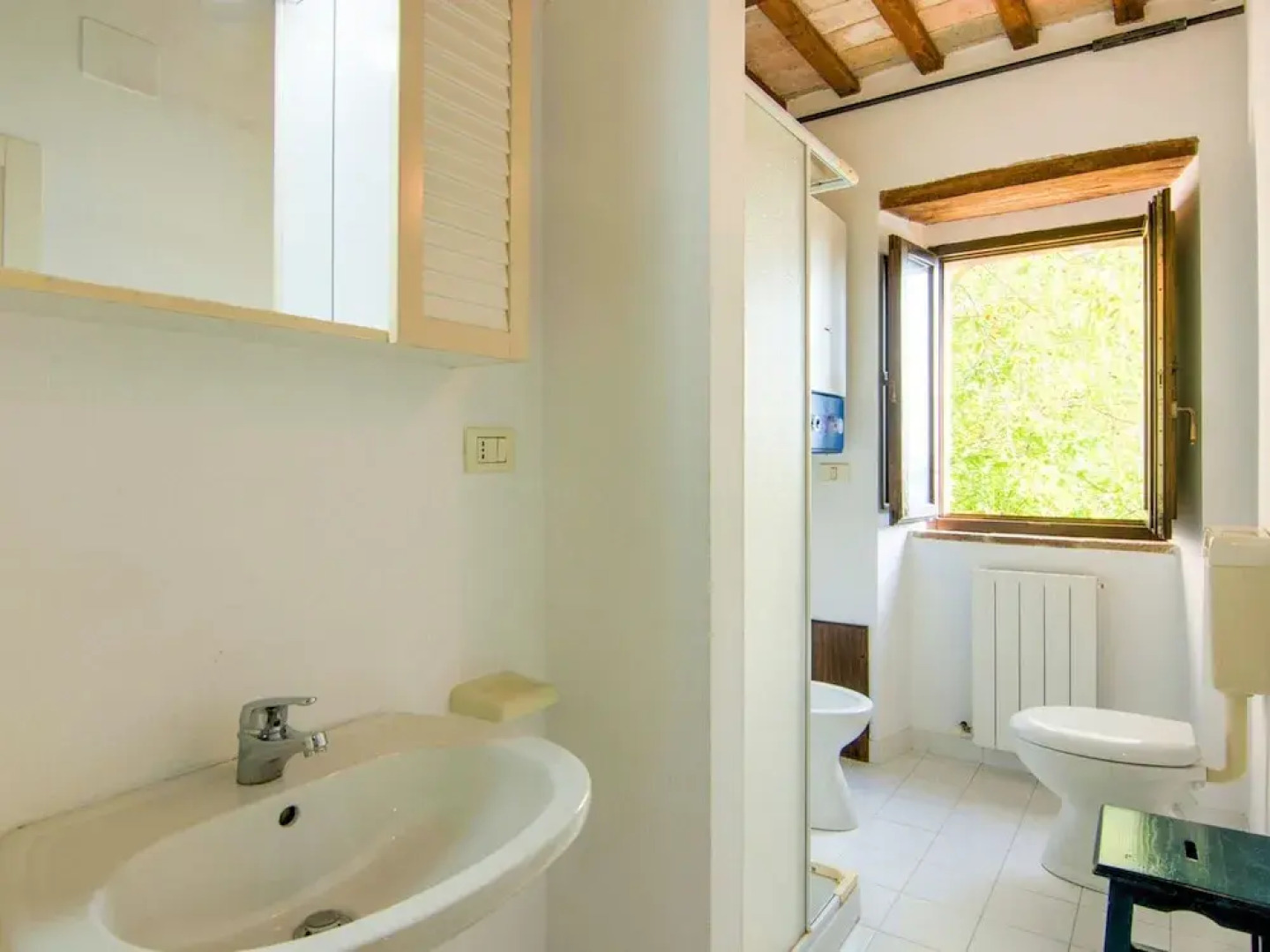 Spacious Holiday Home With Swimming Pool