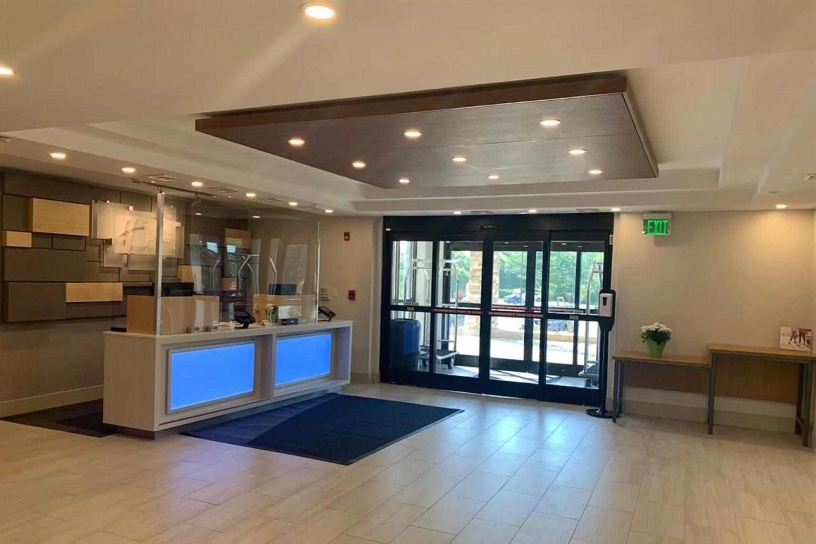 Comfort Inn & Suites Fall River