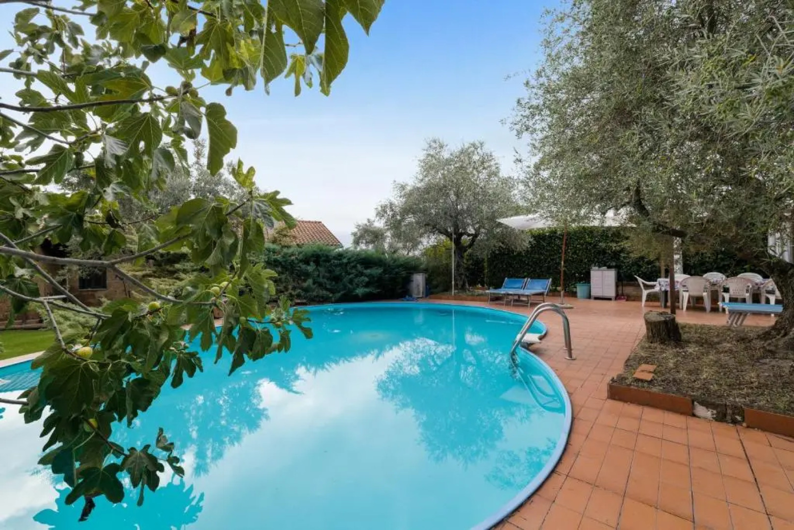 3 bedrooms appartement with private pool jacuzzi and enclosed garden at Fabrica di Roma