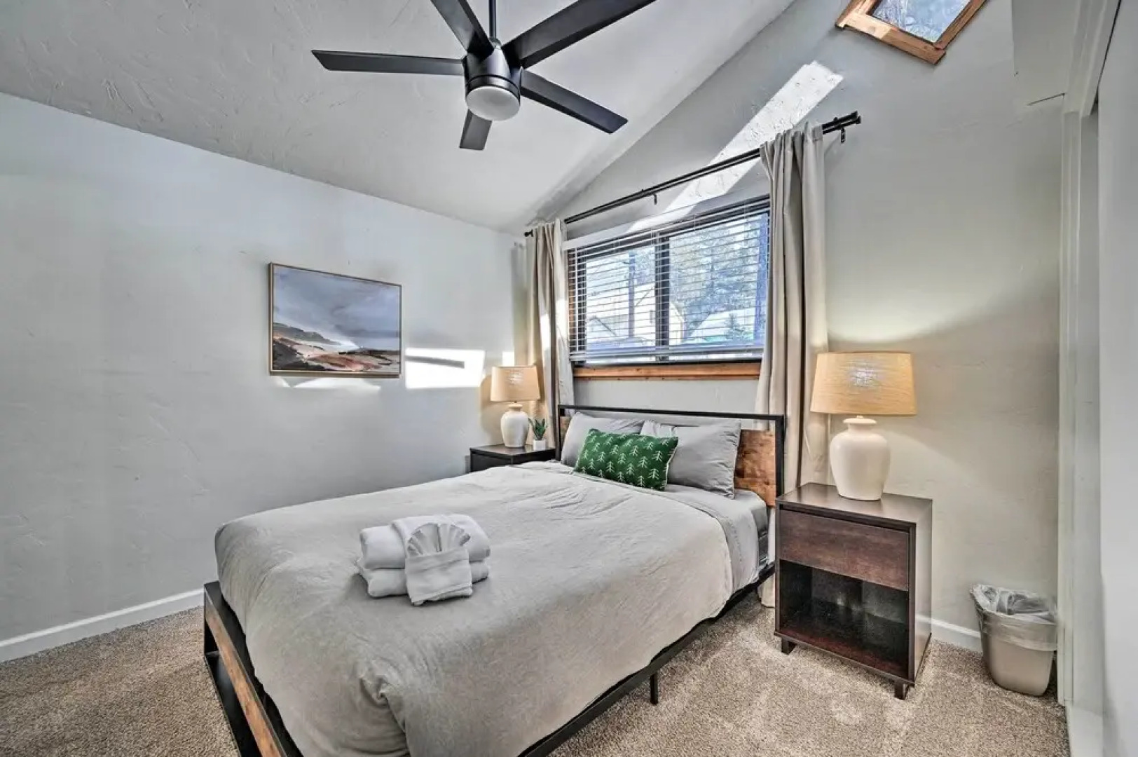 Flagstaff Cabin w/ Hot Tub & Fire Pit!