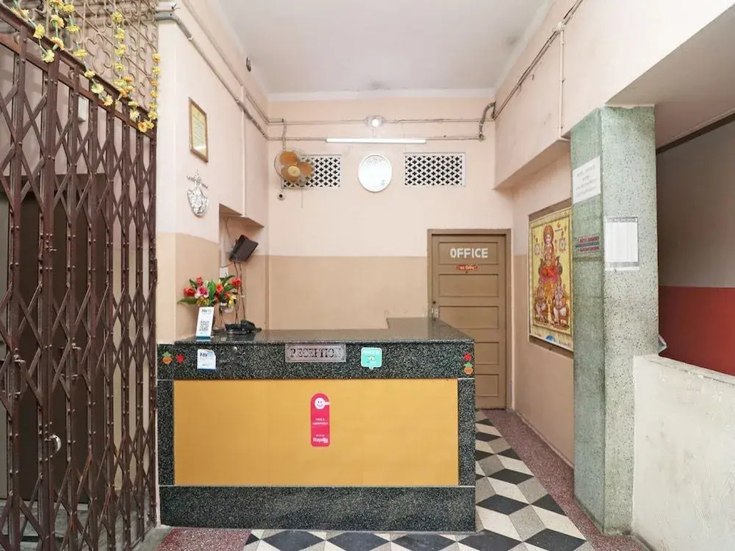 Hotel Saraogi Palace