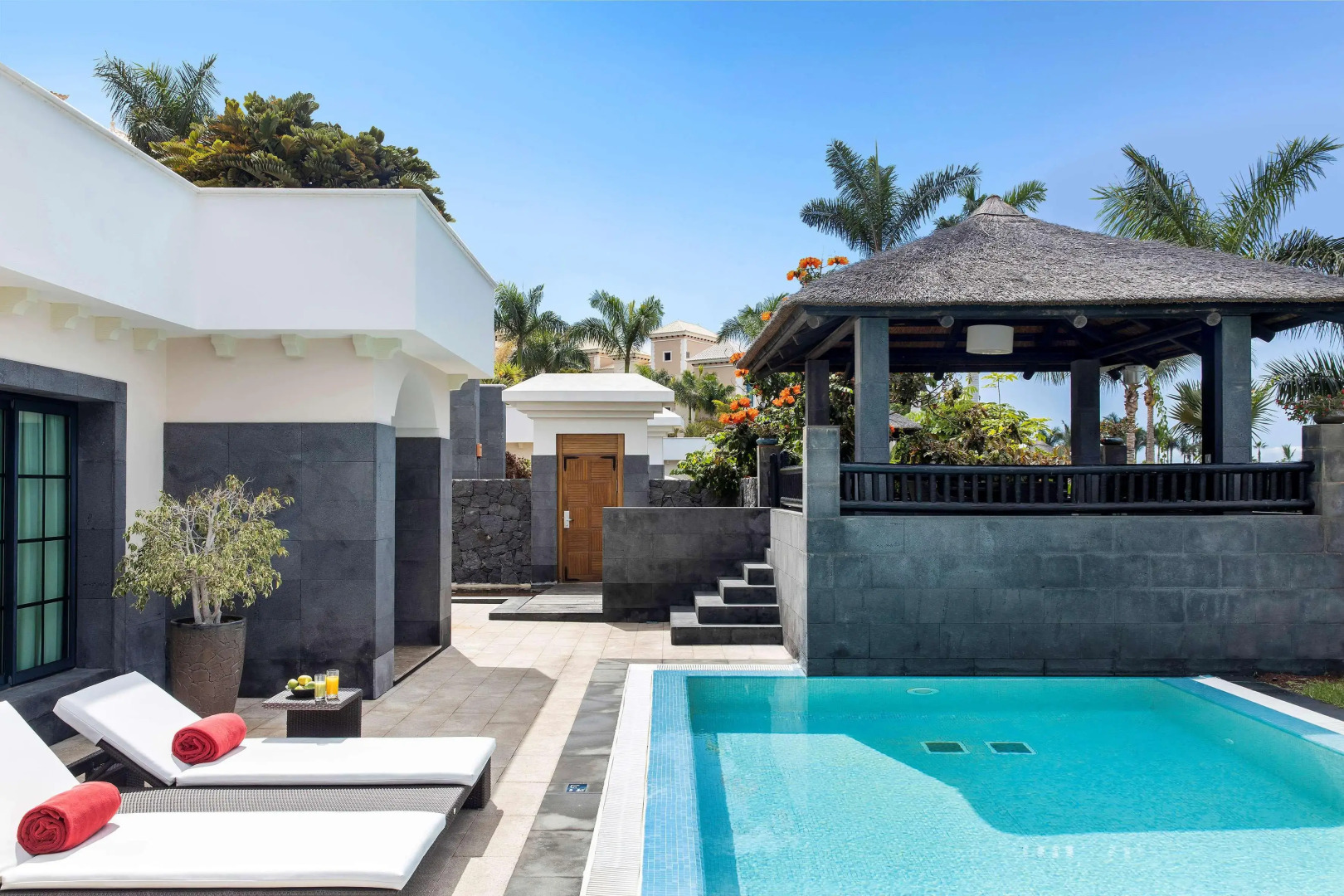 Отель RedLevel at Gran Meliá Palacio de Isora