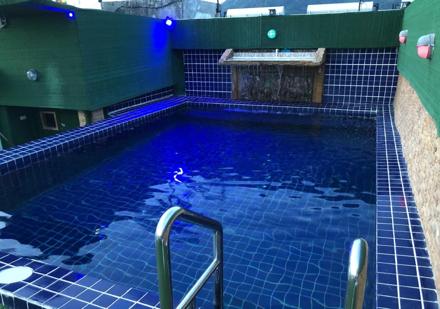 OYO 861 Patong Dynasty Hotel