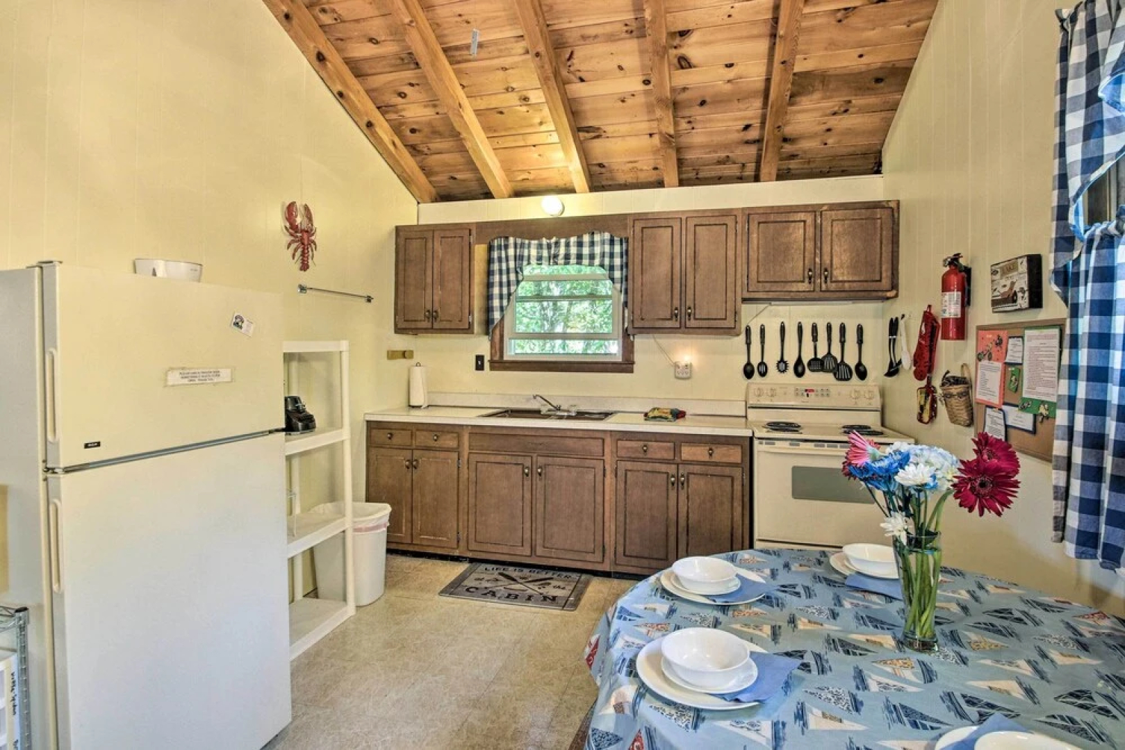 'the Den' Raymond Home w/ 200 Feet of Sandy Beach!