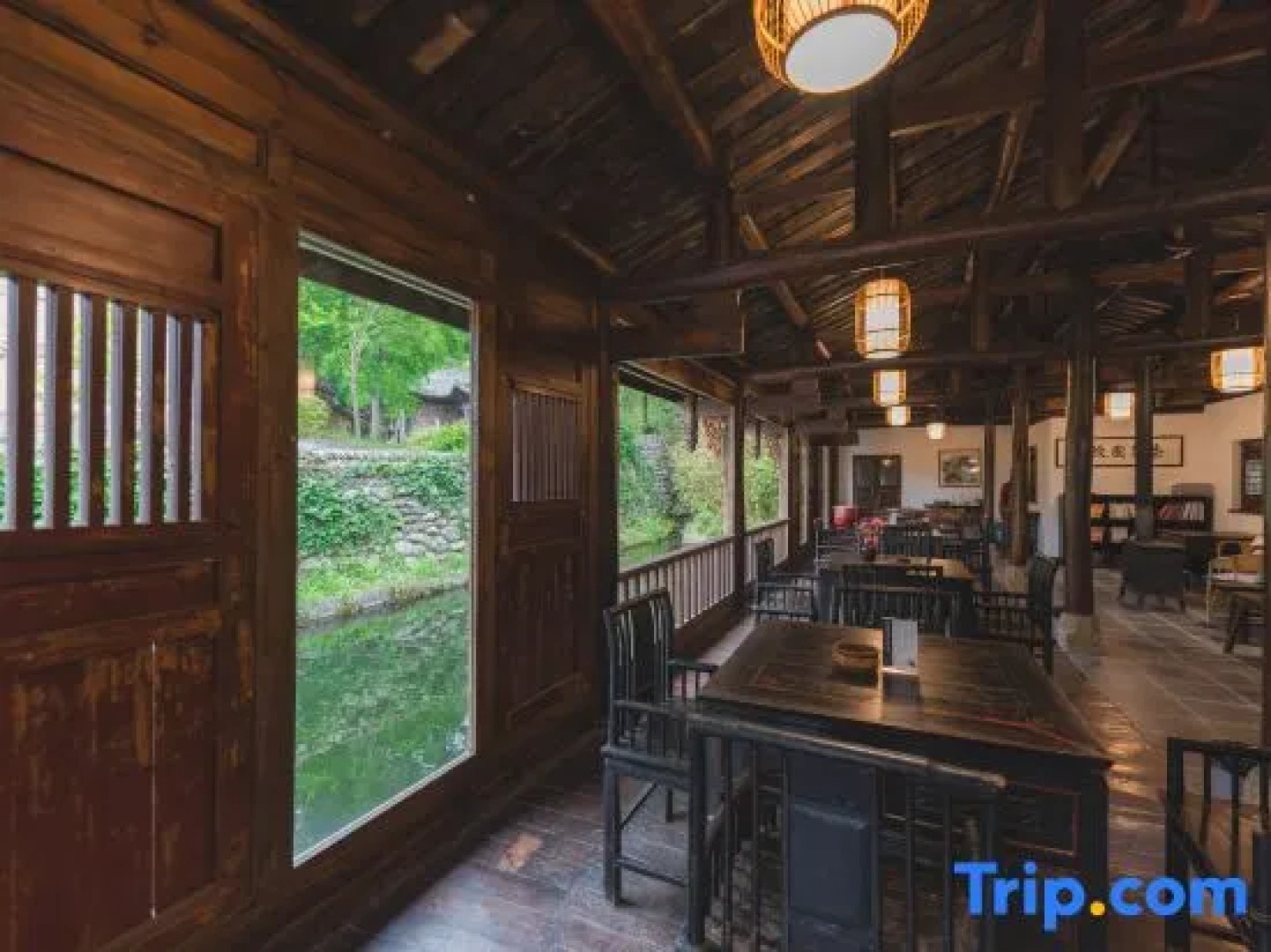 Qujia Courtyard Guesthouse