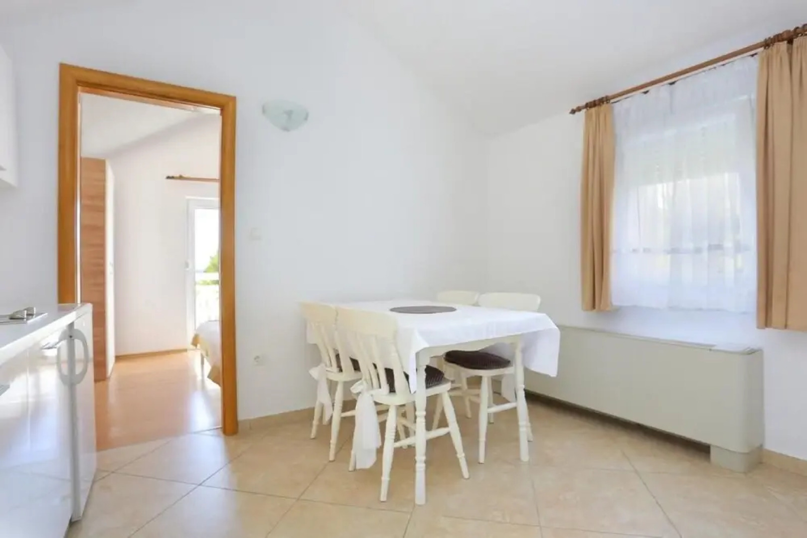 Lias - With Restaurant - A5 Prvi kat