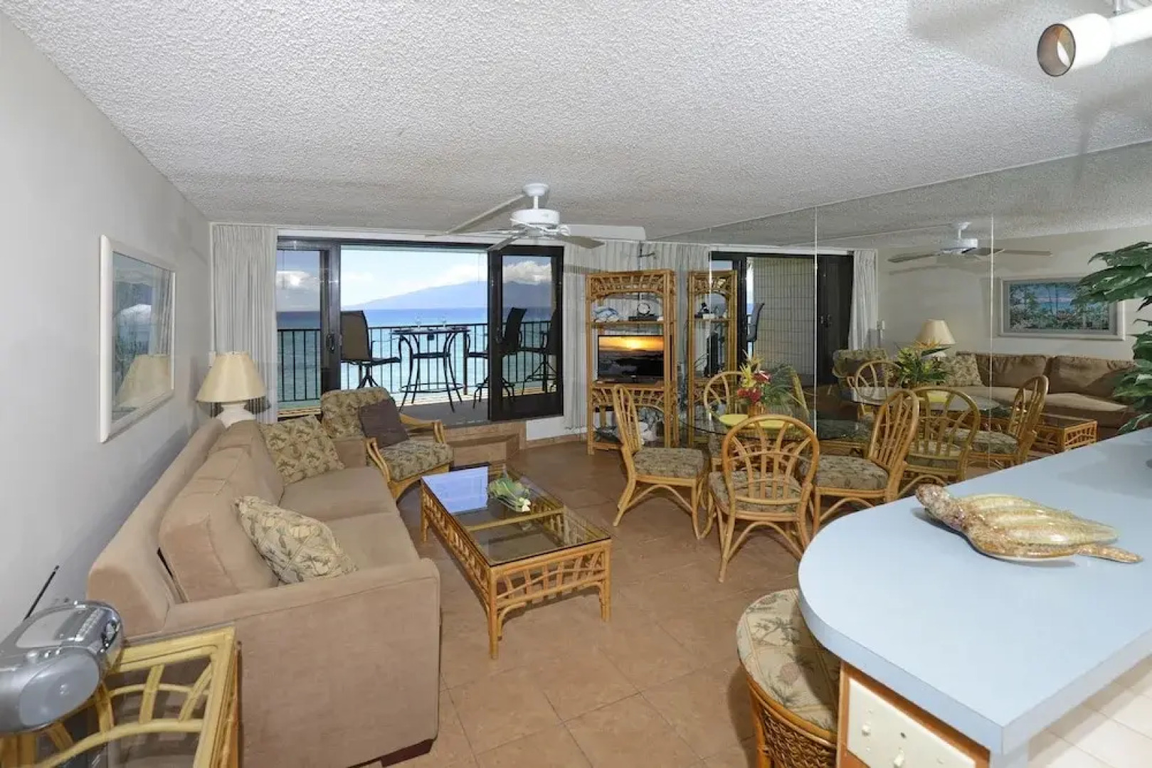 Kaleialoha #305 1 Bedroom 1 Bathroom Condo by Redawning