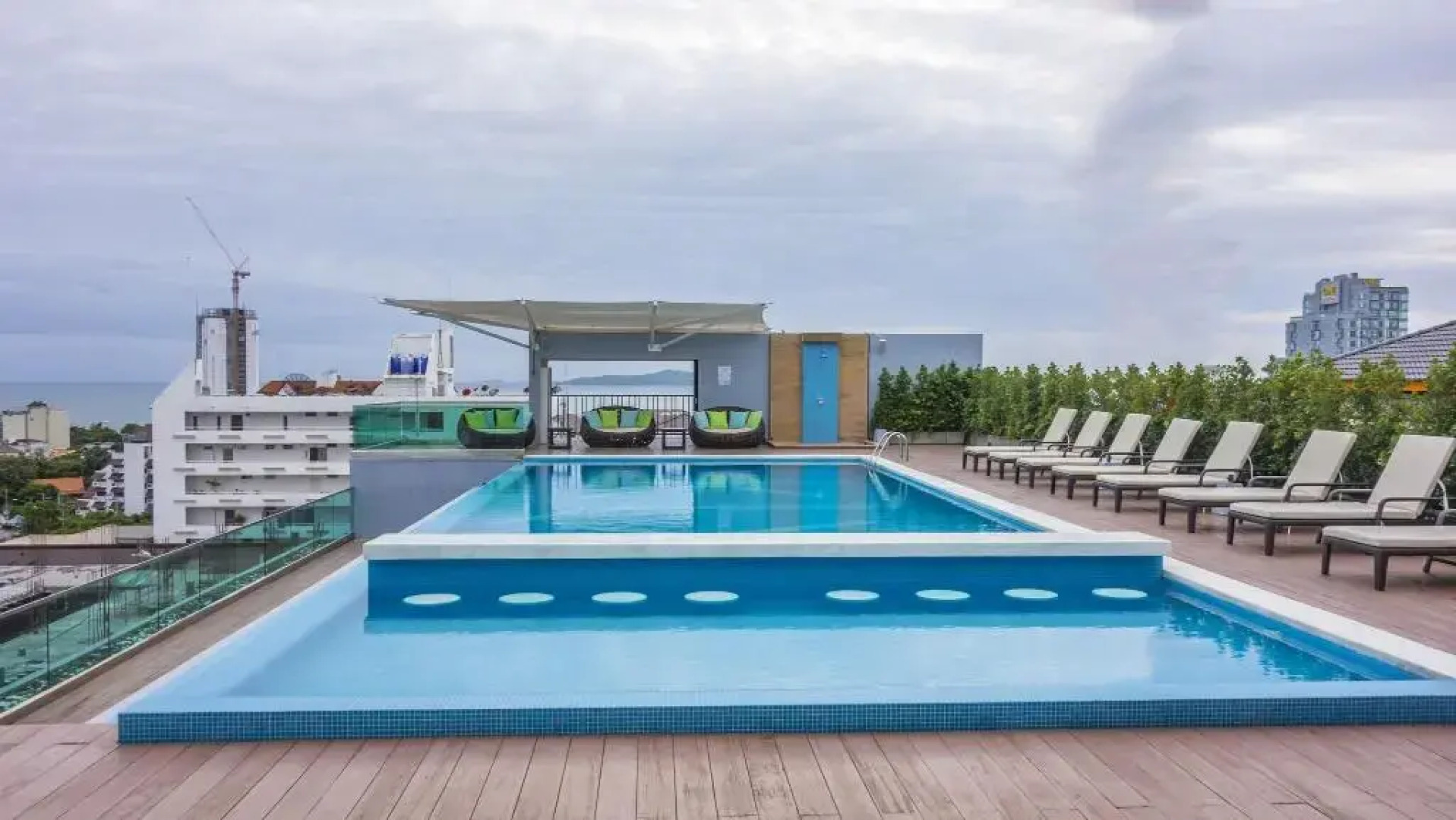 Unique Regency Hotel