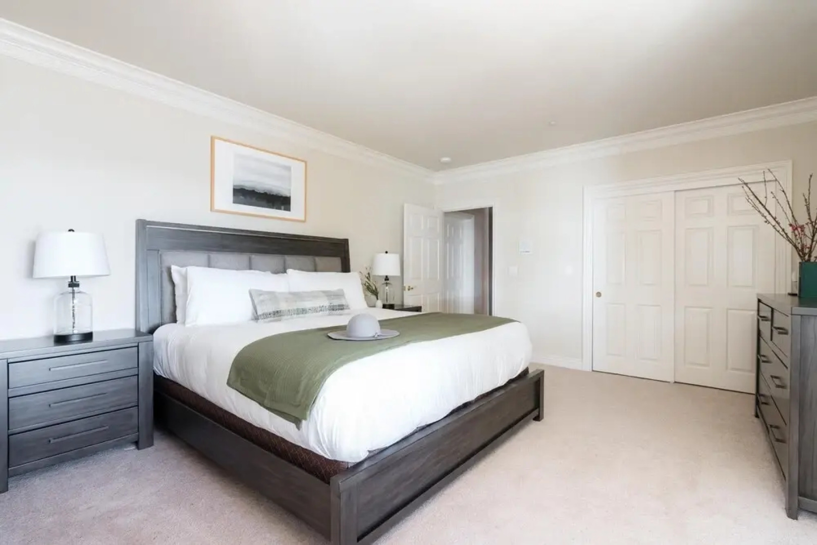 Atlas - Private & Spacious Lakeside Cabin w Spa & Game Room