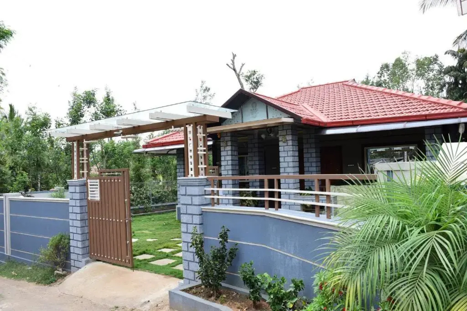 Srinikethana Home Stay with Swimming Pool