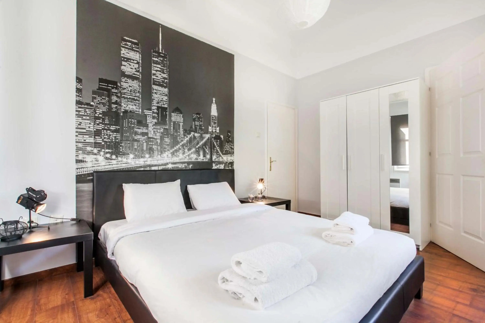 Trendy Minimal Flat in posh Athens