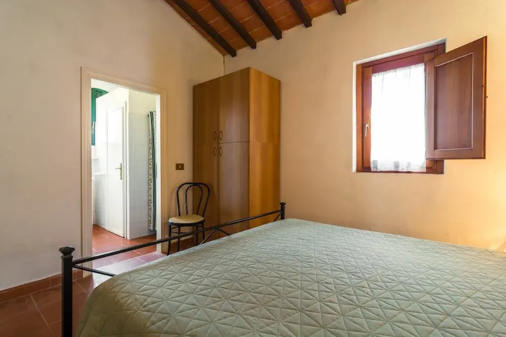 Country House With Pool and Court