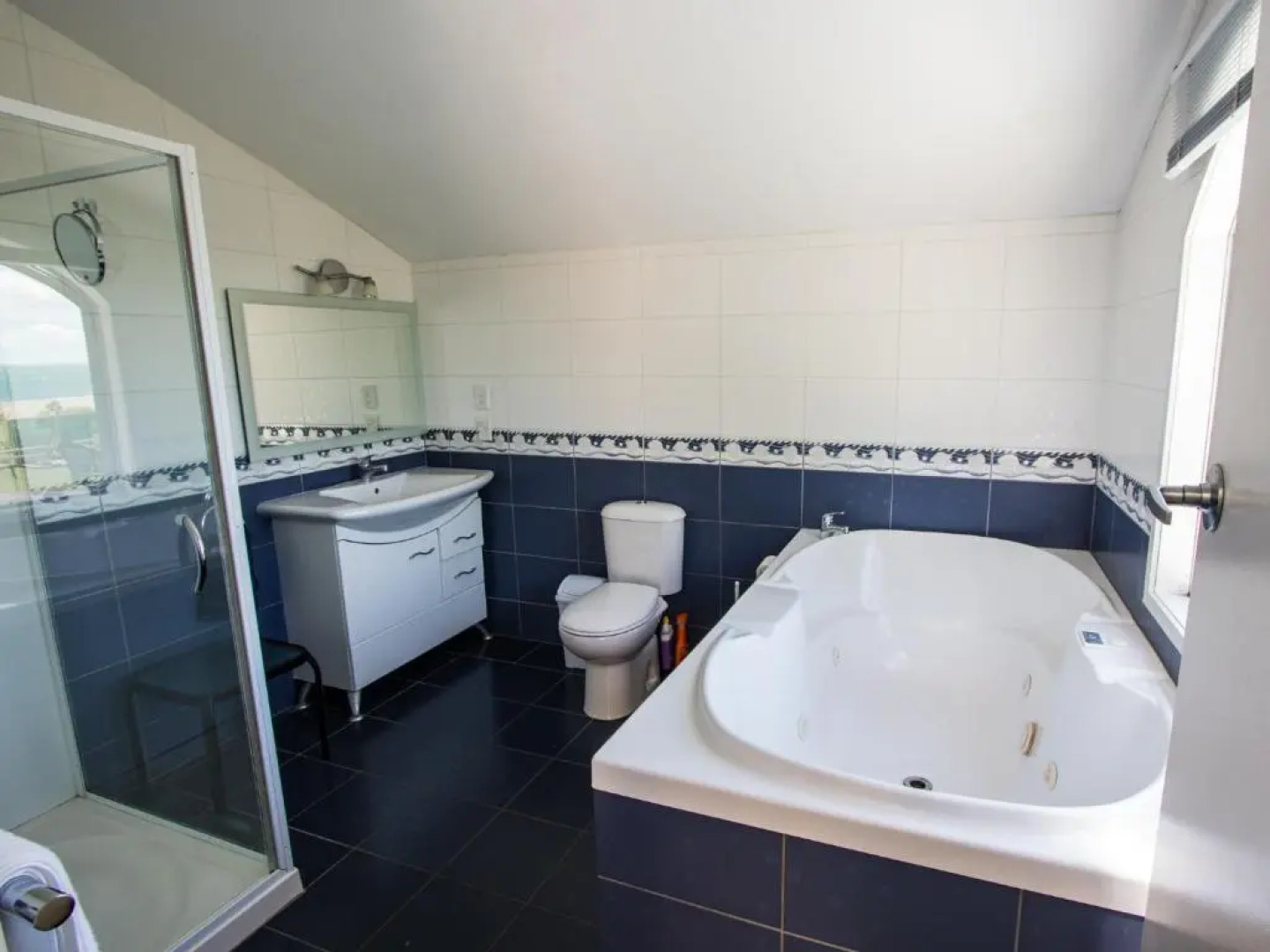 La Casa Al Mare - Golden Bay Beach House