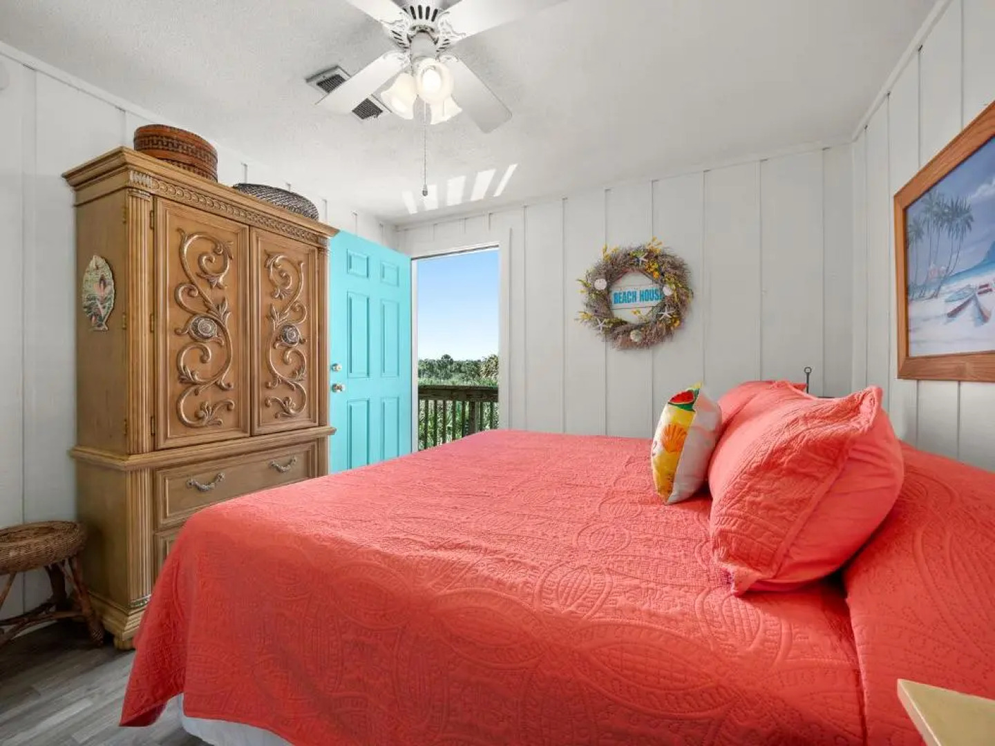 Cozy Cottage, 3 Bedrooms, Sleeps 6, Ocean Front, Pet Friendly, WiFi