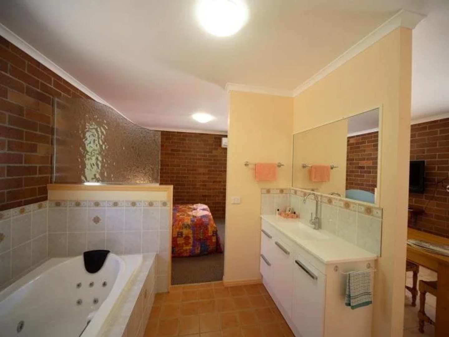 Rubyvale Motel & Holiday Units - An Adults Only Getaway