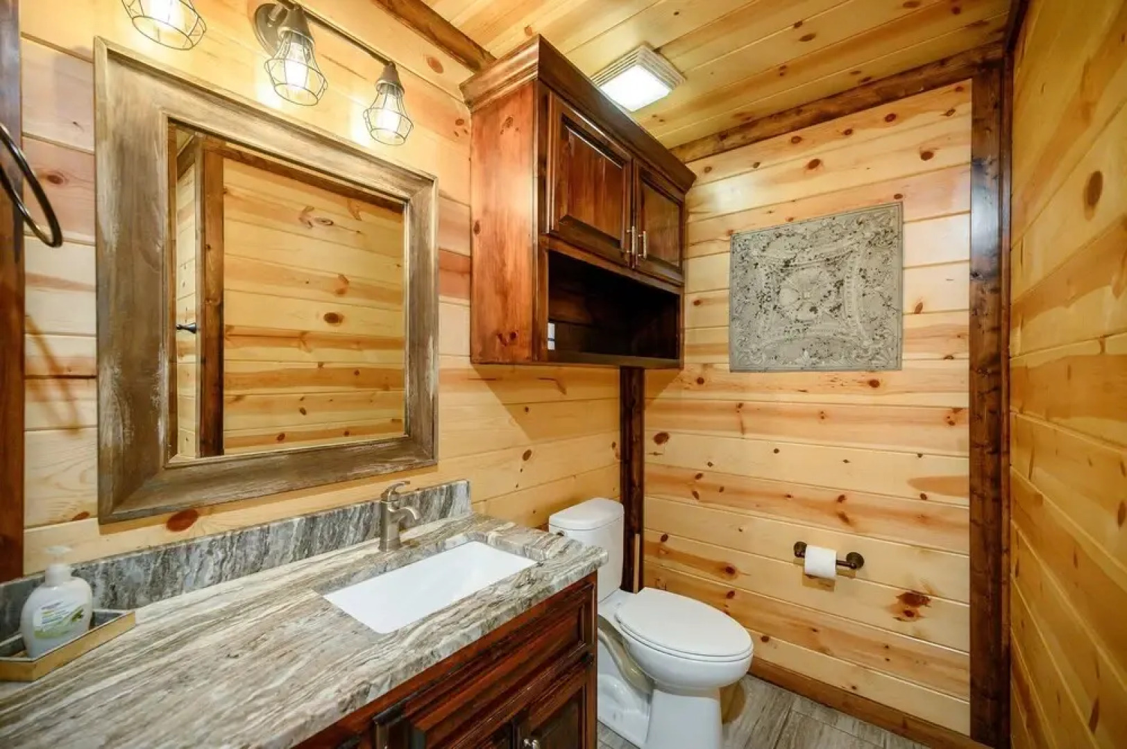 Sugar Daddy Cabin for 13!