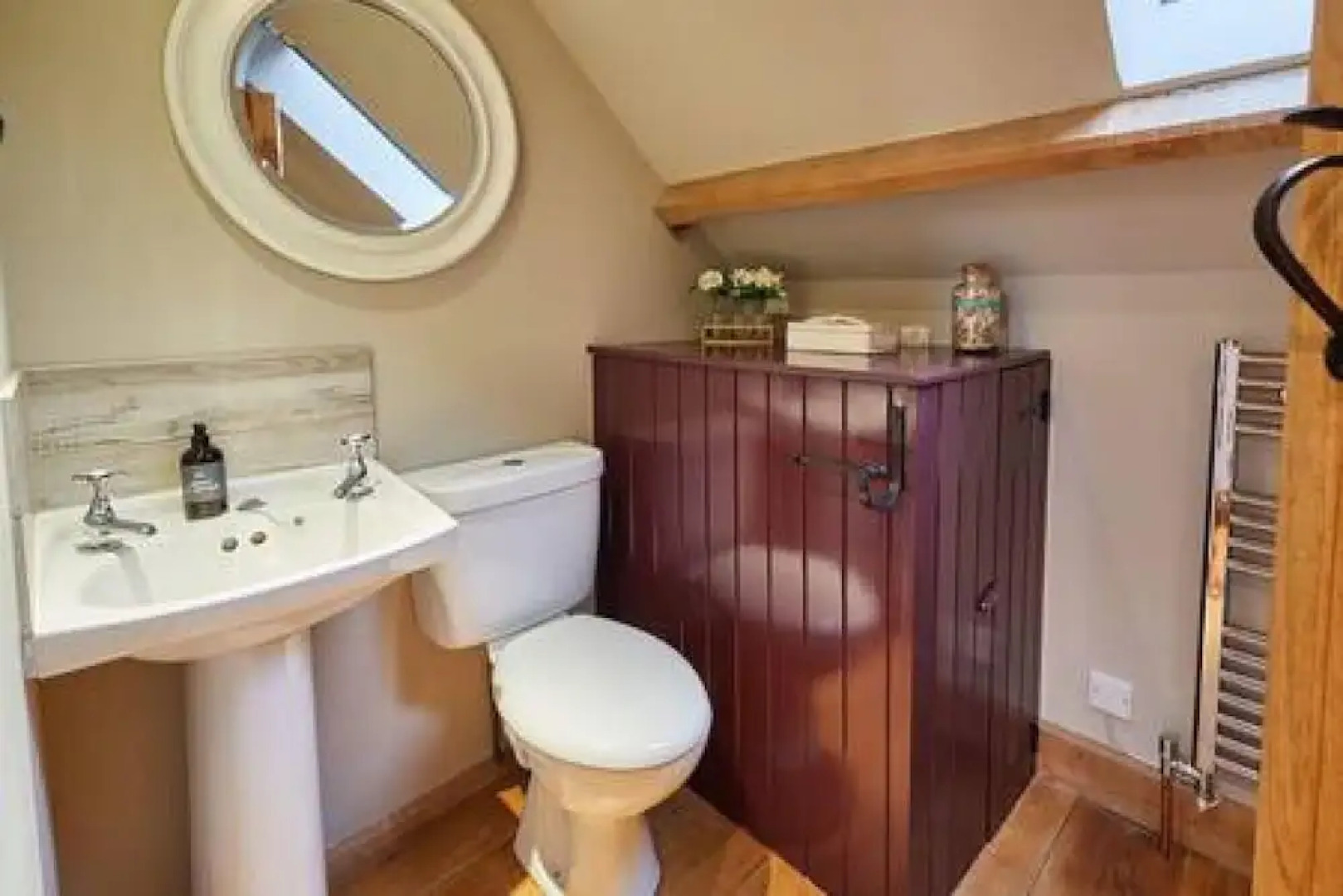 Host Stay Llewenau Draw Barn