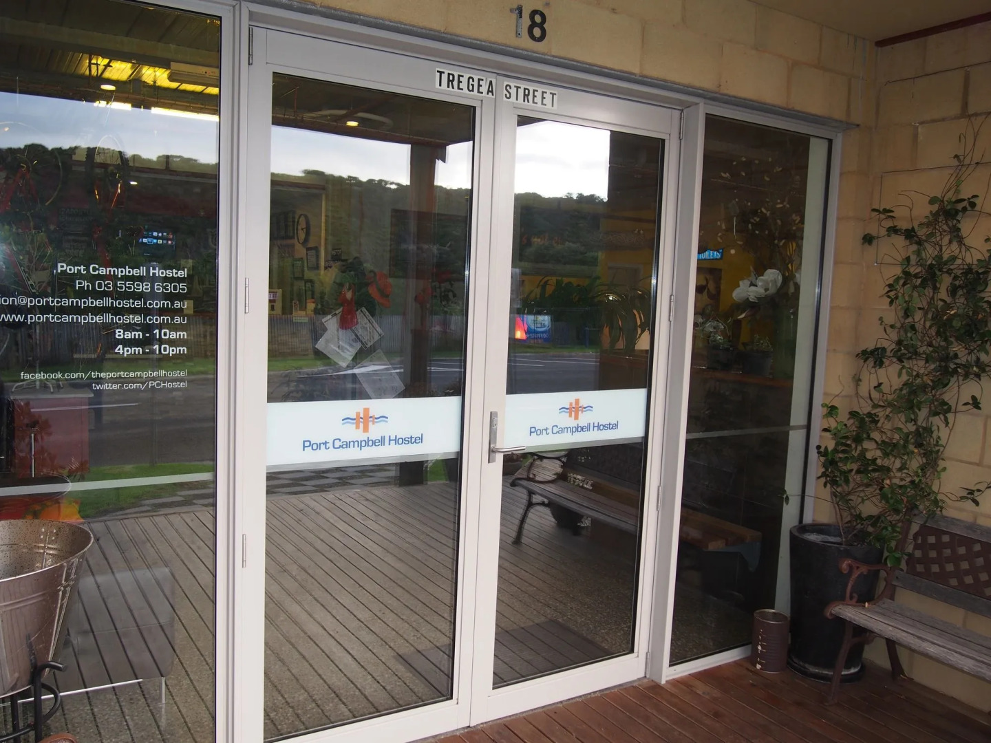 Sow and Piglets Guesthouse - Hostel