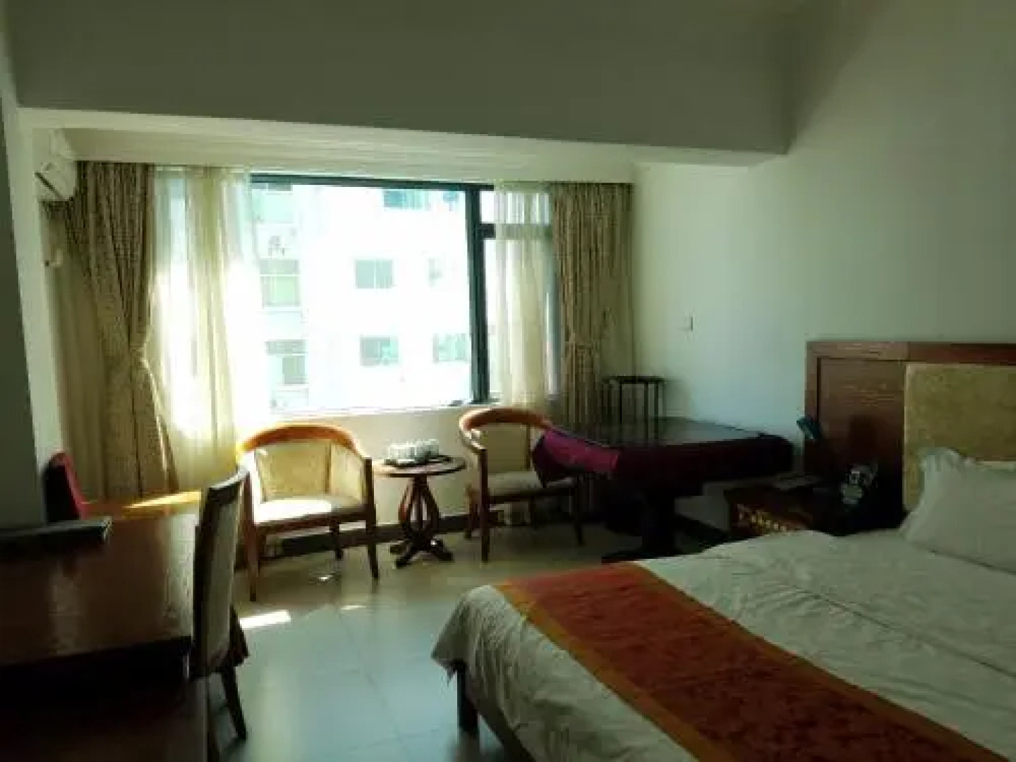 Yuehai Donglai Business Hotel