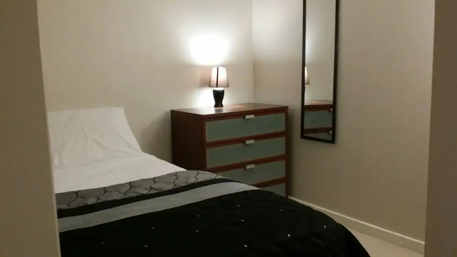 Pelican on the Harbour