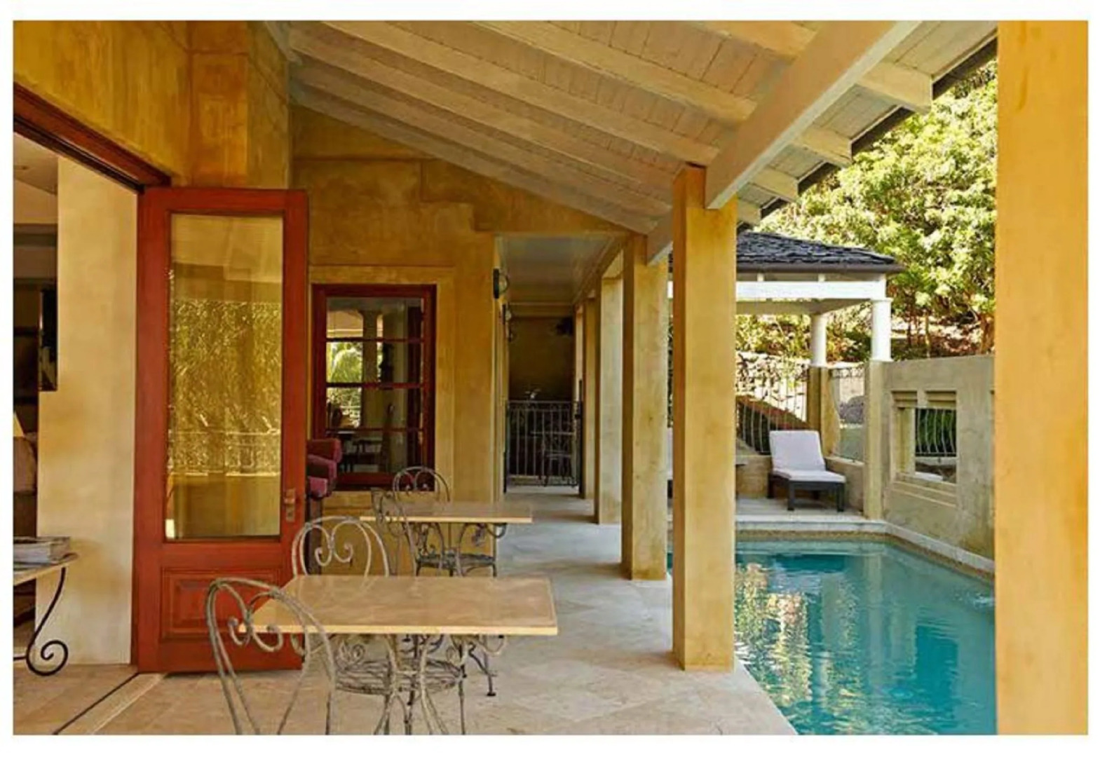 Victoria's at Wategos