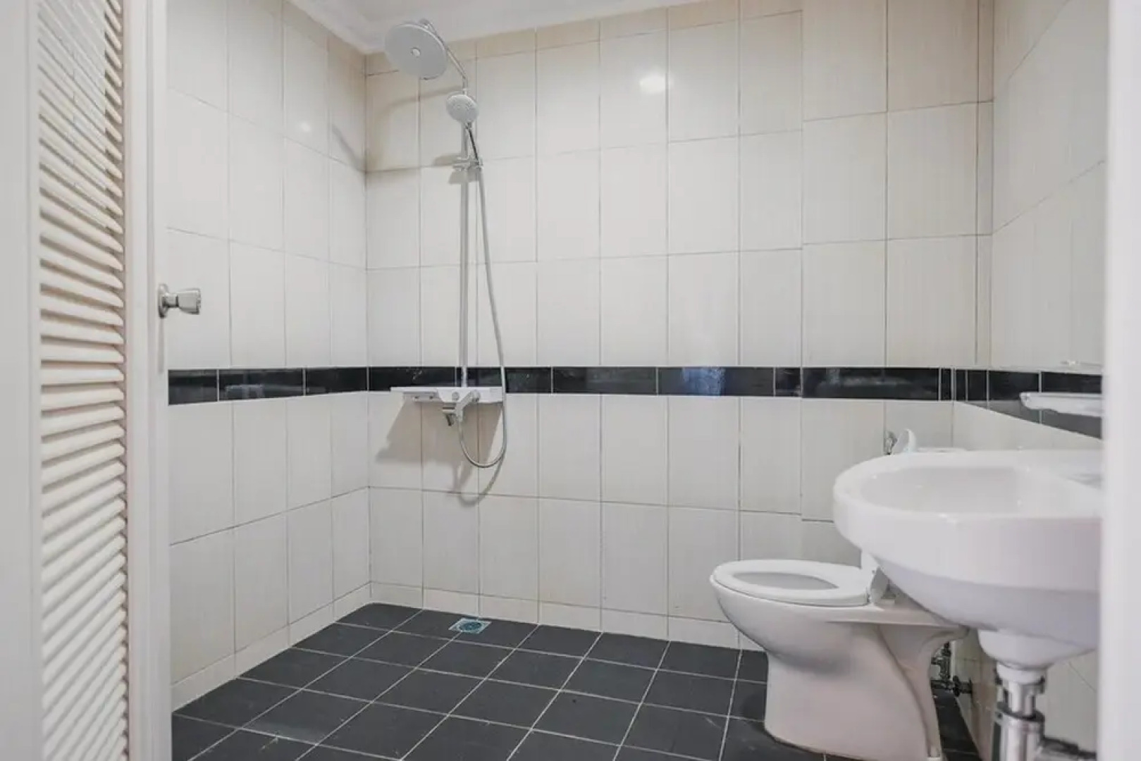 RedDoorz Plus near Pelabuhan Merak