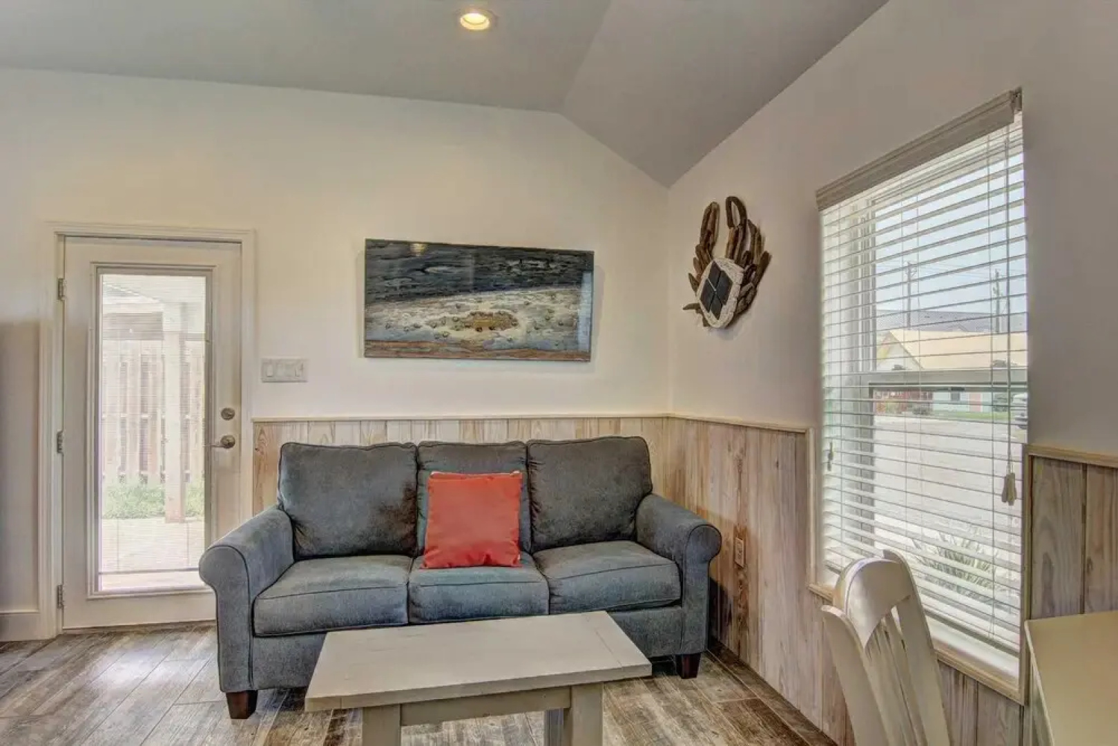 Coastal - 1 Br Home