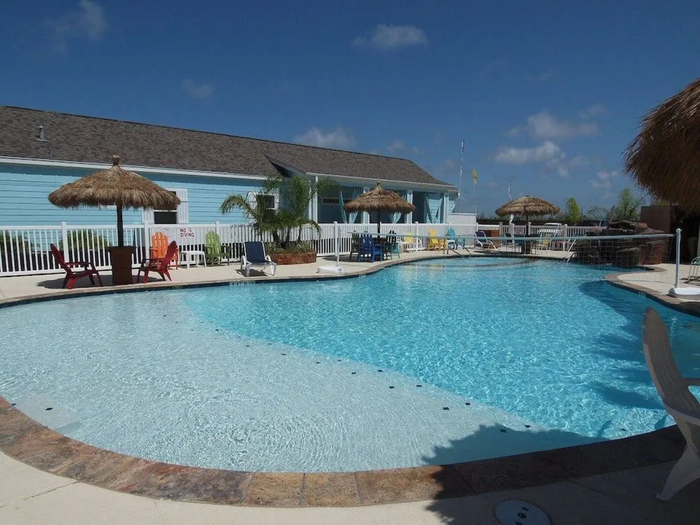 Pool front Paradise PB118