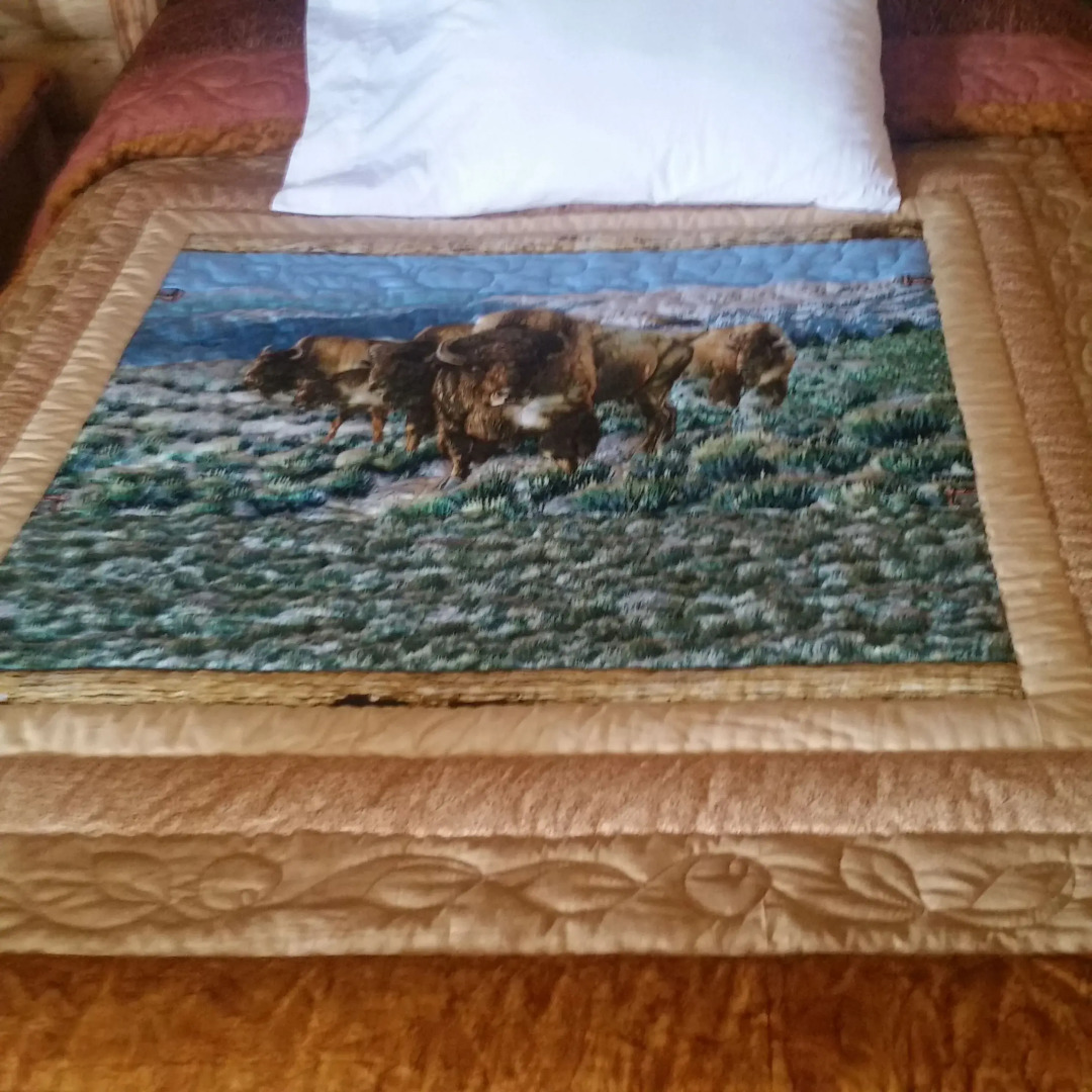 Wolf Den Log Cabin Motel and RV Park