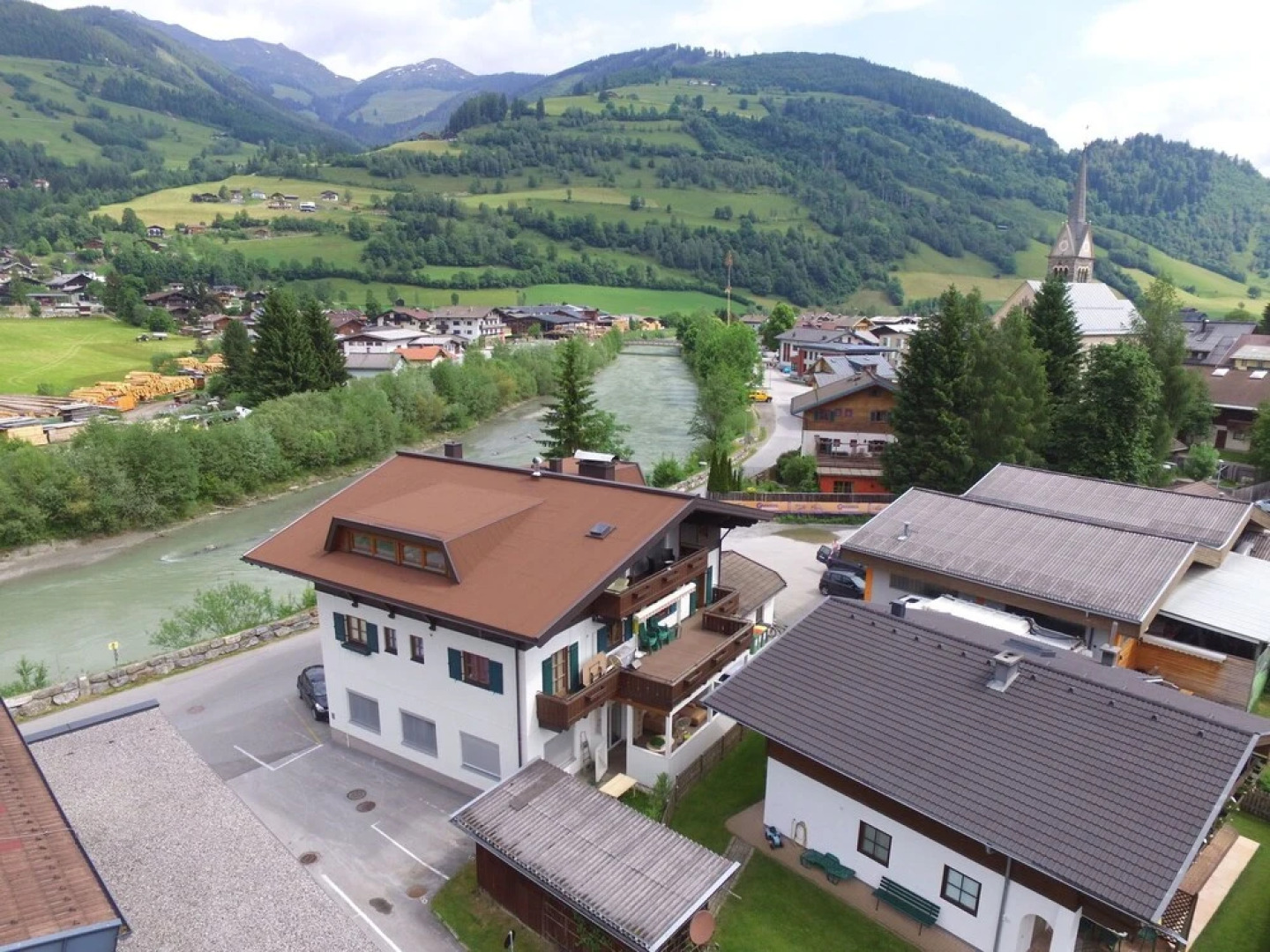 Modern Apartment Near Ski Area in Niedernsill
