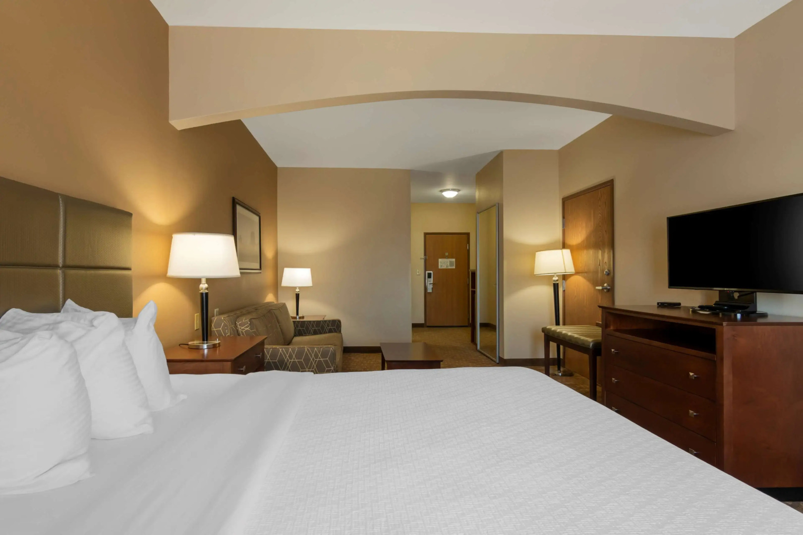Best Western Plus Butterfield Inn