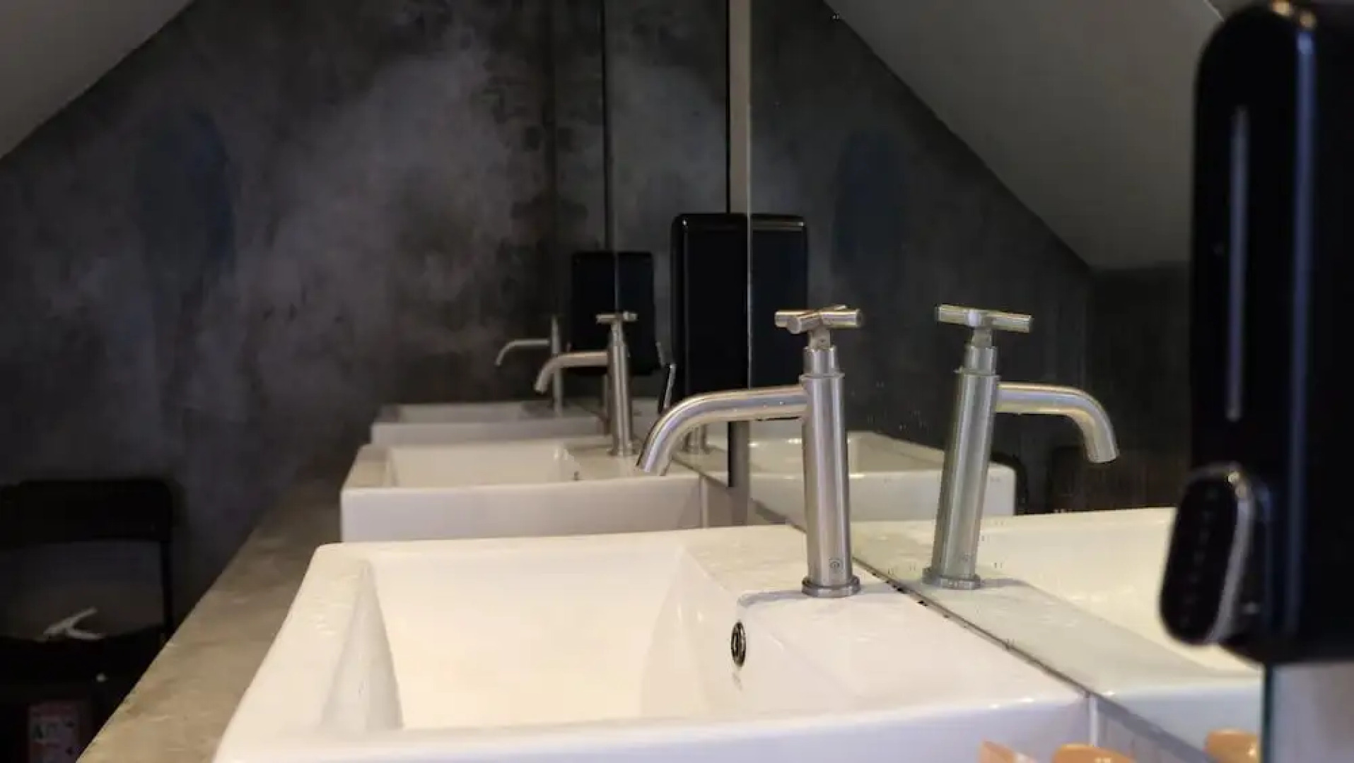 Sleep With Me Too Bangkok- BTS Phra Khanong