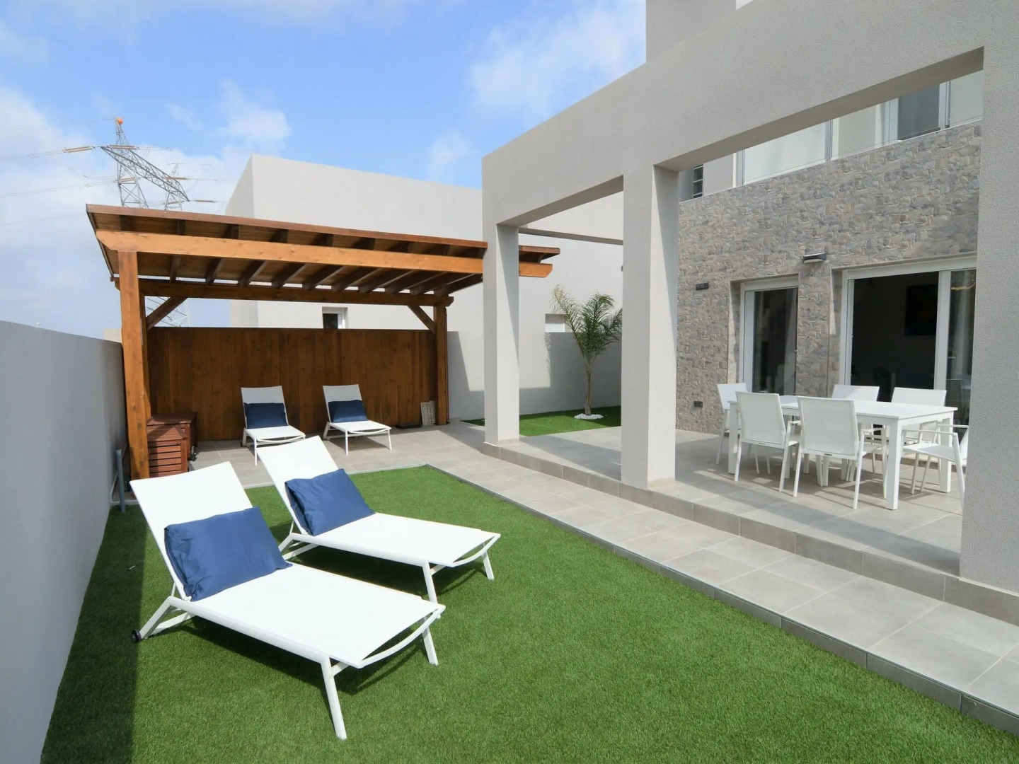 Rojales Stay With Garden