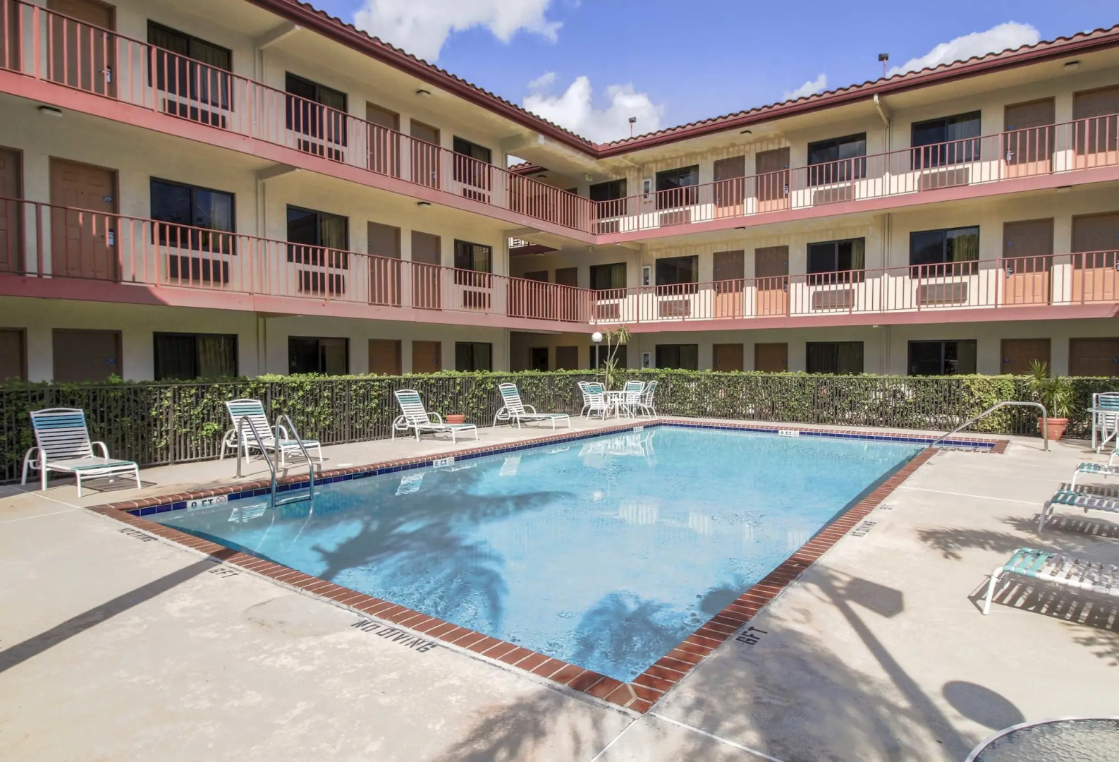 Inn of America - Palm Beach Gardens